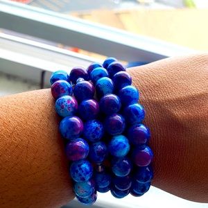 Blue splash glass beaded bracelet.
